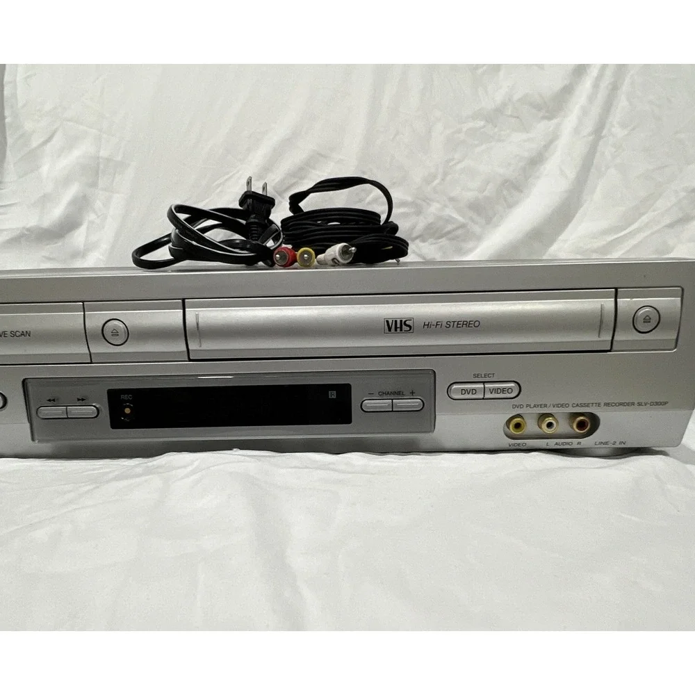 Sony SLV-D300P DVD Player VCR Player Combo Silver (No Remote) Tested Works